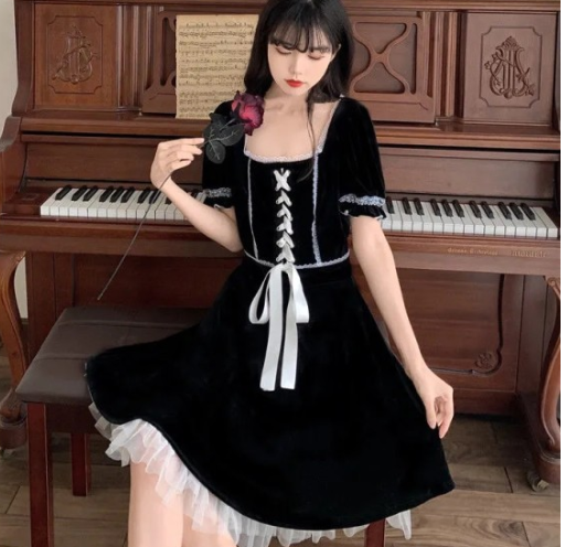 Raven Lace Gothic Dress (Plus Size)